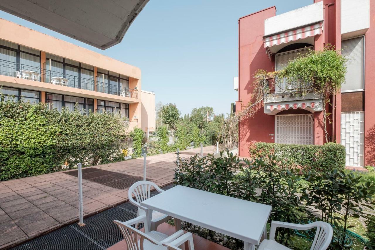Residence Holiday Sirmione B8 Luaran gambar